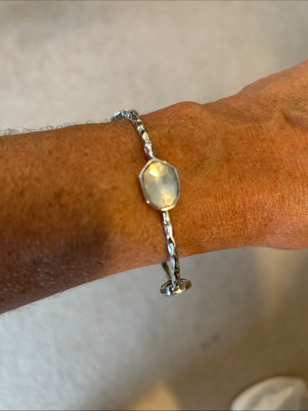 Silpada .925 Sterling Silver Mother-of-Pearl Accent Bangle Bracelet - Picture 2 of 5